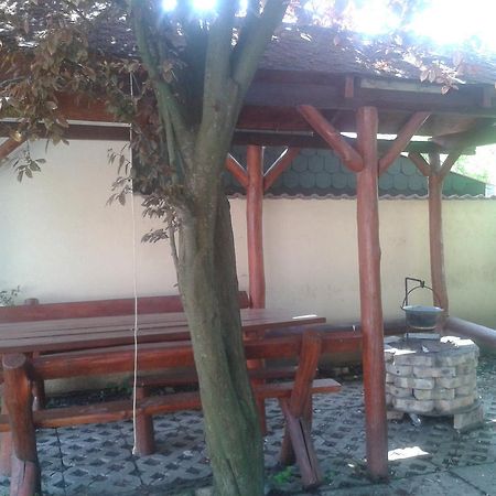 Tulipán Vendégház Hajduszoboszlo Exterior foto