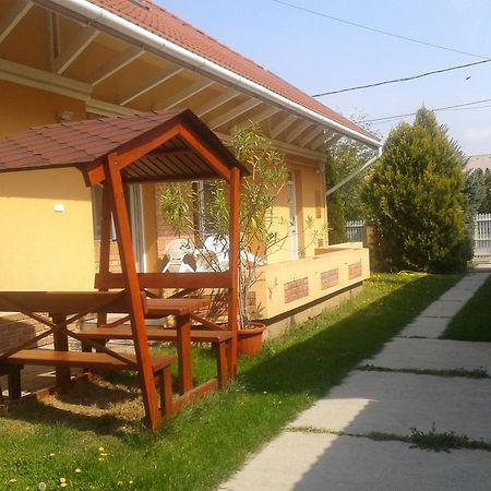 Tulipán Vendégház Hajduszoboszlo Exterior foto