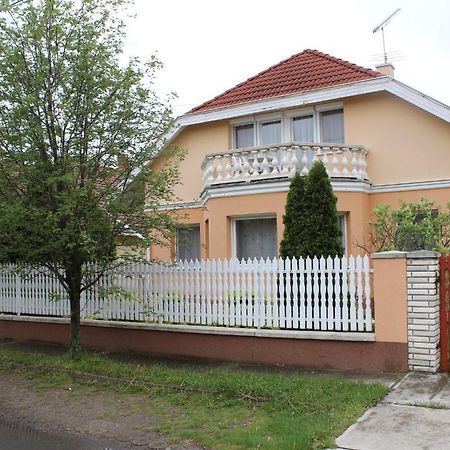 Tulipán Vendégház Hajduszoboszlo Exterior foto